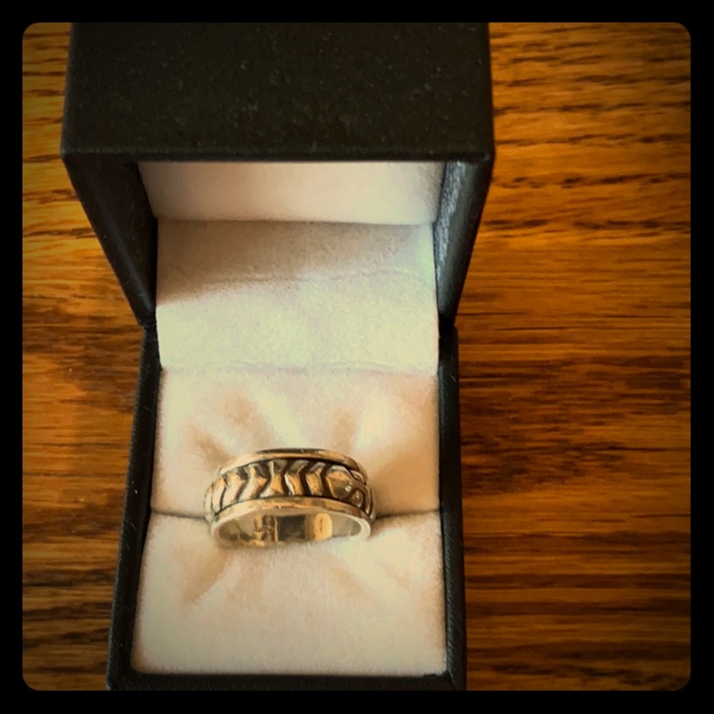 Sterling spinner ring
